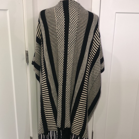 Do everything for love| Kimono shawl sweater| Women’s|. OSFM Black Cream Bo ho - Picture 7 of 11